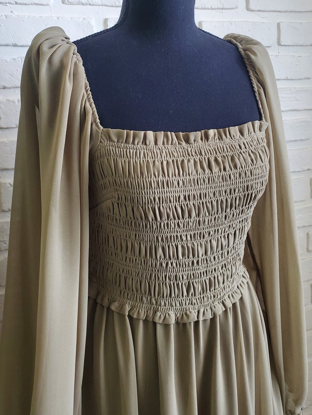 Aritzia Wilfred Nella Smocked Fete Chiffon Tiered Midi Dress Olive Green Medium - Picture 5 of 15